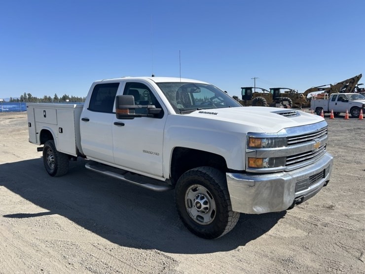 2018-chevrolet-silverado-2500-image-7