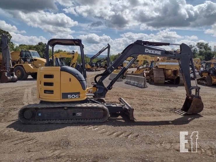 2017-deere-50g-image-3