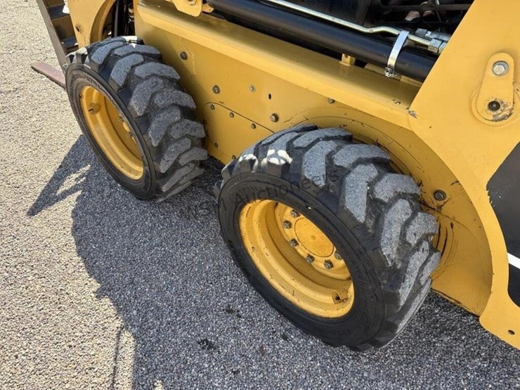 caterpillar-216-image-8