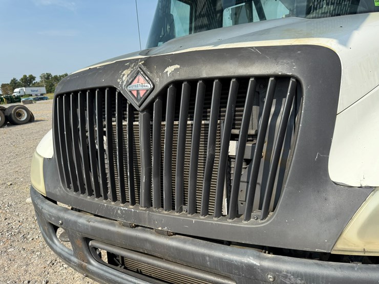 2005-international-durastar-4300-image-64