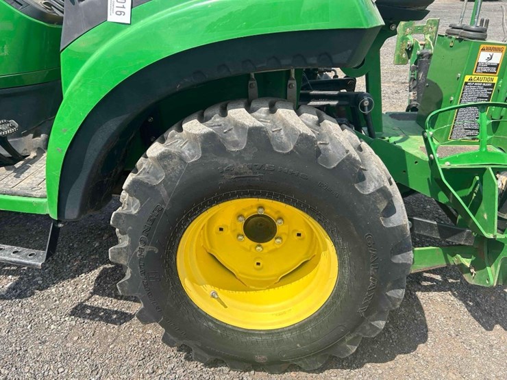 2021-john-deere-2032r-image-13