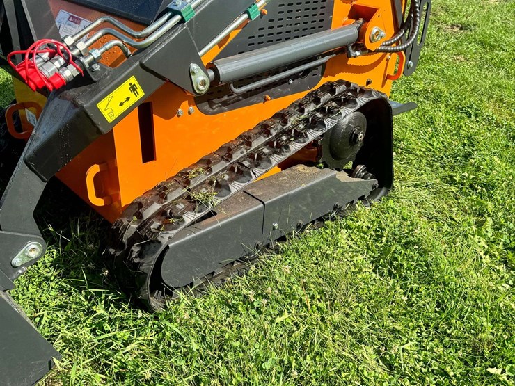 landhero-ldh-t460-mini-skid-steer-loader,-23-hp...-unused-image-3