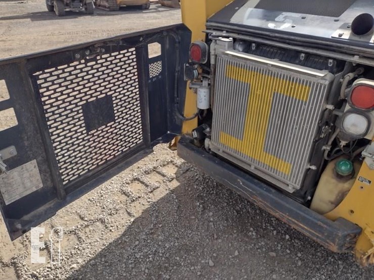 2022-deere-317g-image-36