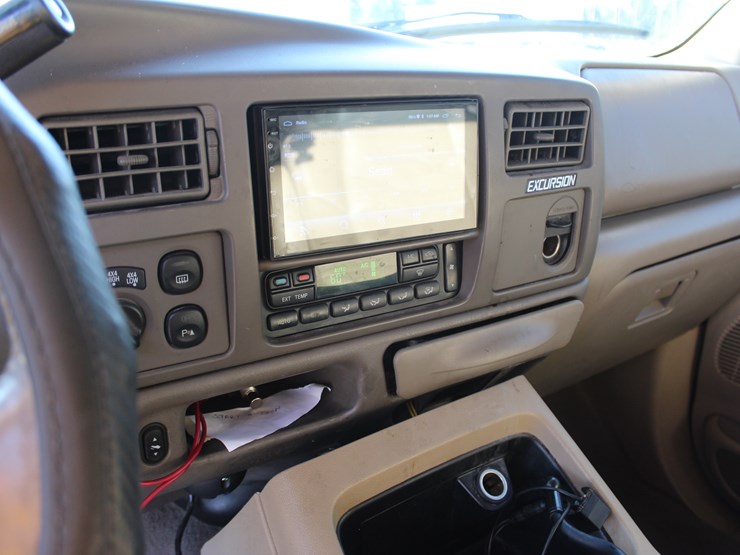 2002-ford-excursion-image-12