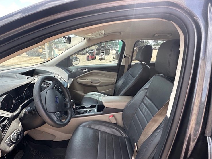 2017-ford-escape-image-35