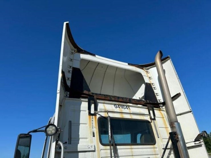 2013-volvo-t/a-hiway-tractor---day-cab-4v4nc9egxdn-image-36