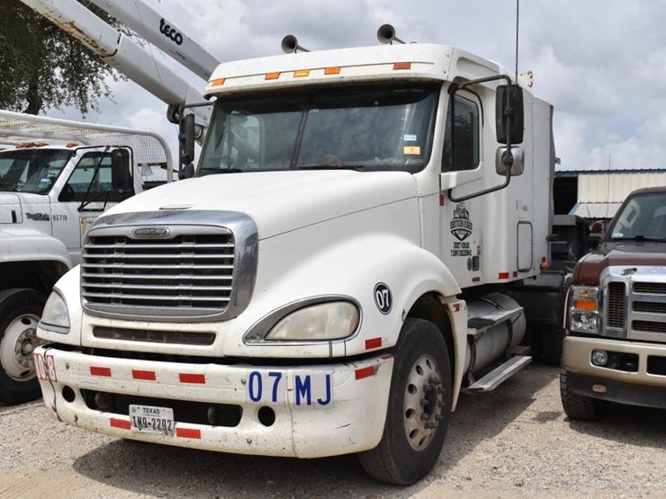 2005-freightliner-columbia-truck-w/-wet-kit-(no-door-key)-(vin-#-1fuja6ck25-image-1