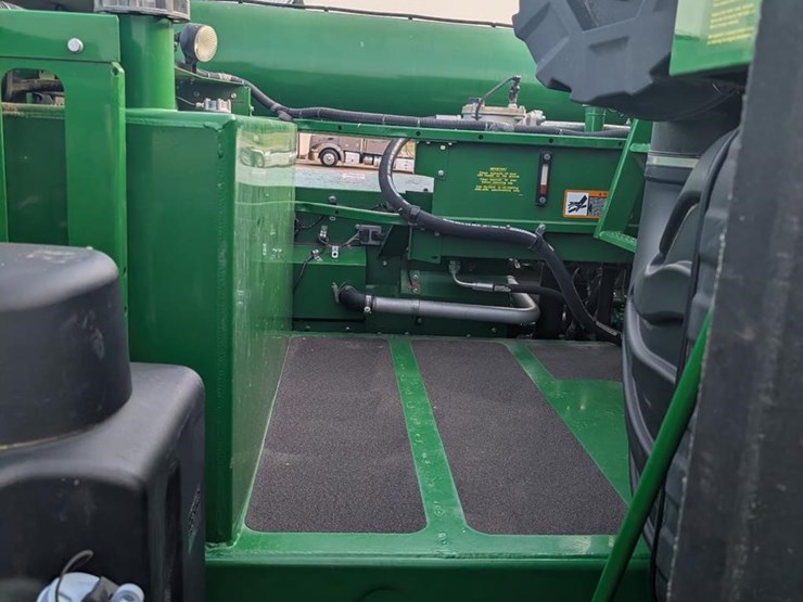 2015-john-deere-s680-image-39