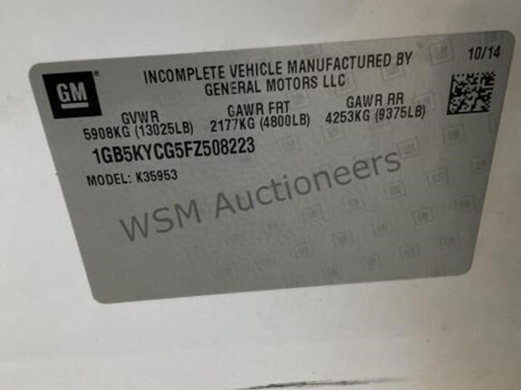 2015-chevrolet-3500-image-15