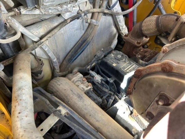deere-331g-image-27