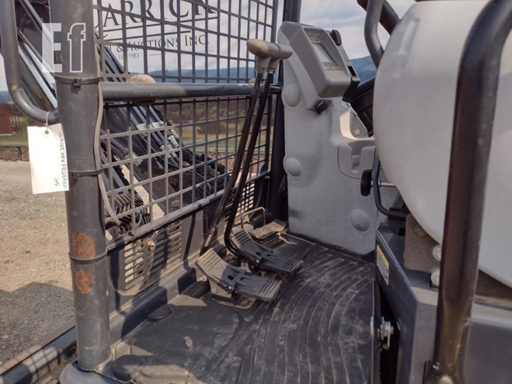 2018-deere-35g-image-11
