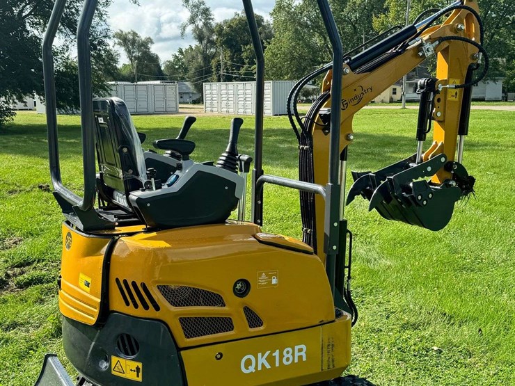 2025-cfg-industrial-qk18r-mini-excavator-...-unused-image-4
