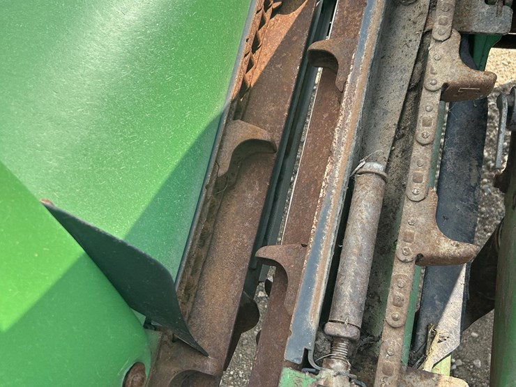 2012-john-deere-618c-image-37