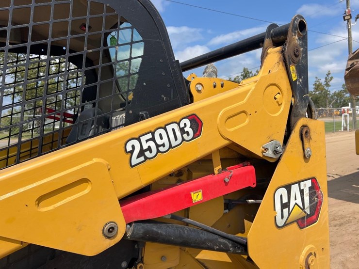 2020-caterpillar-259d3-image-20