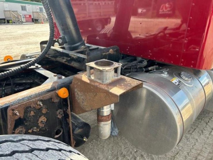 2022-kenworth-t800-image-39