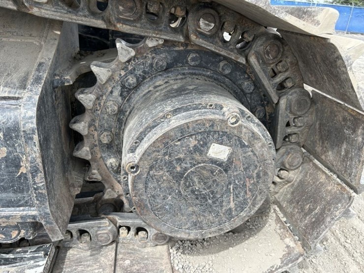 2018-caterpillar-548-image-17