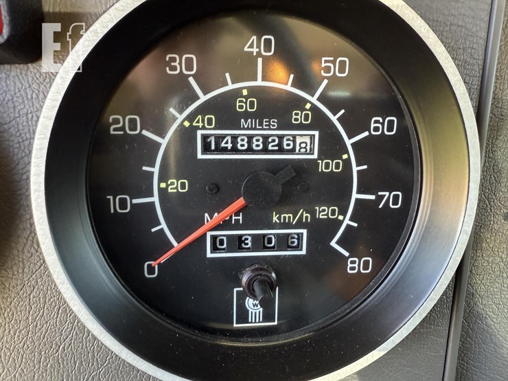 2005-kenworth-t300-image-38