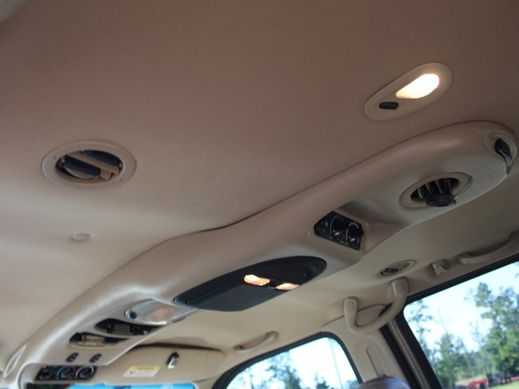 2002-ford-excursion-image-7