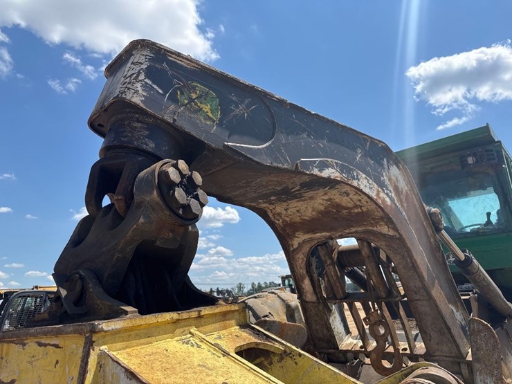 2010-deere-648h-image-14