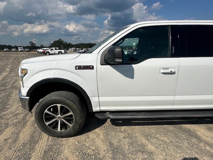 2017-ford-f150-lariat-image-14