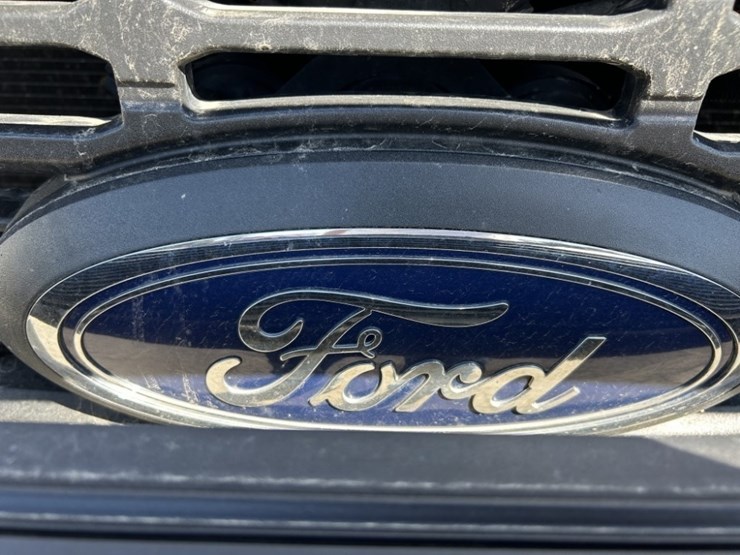 2023-ford-f250-xl-image-9