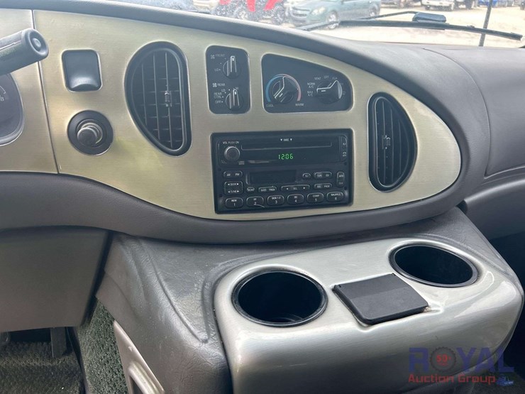 2002-ford-e150-image-15