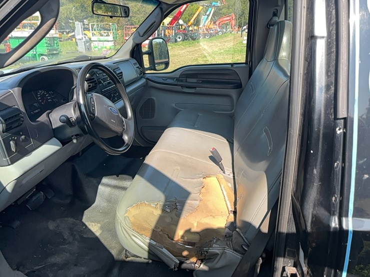 2005-ford-f350-image-22