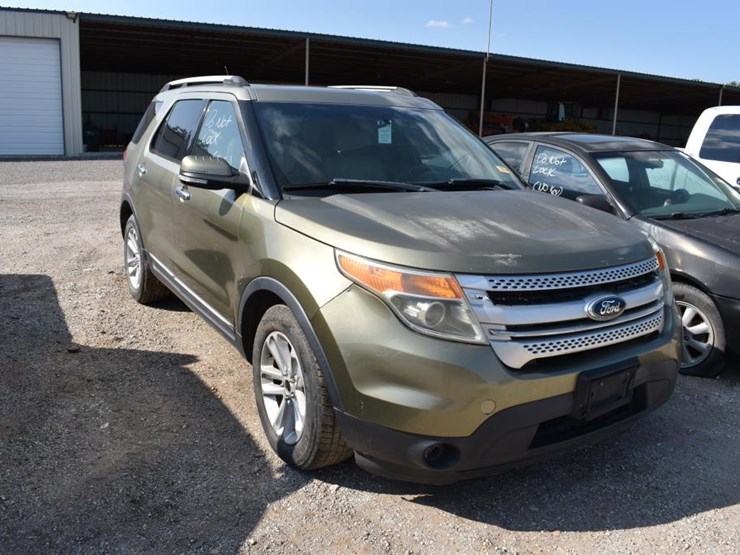2013-ford-explorer-image-2