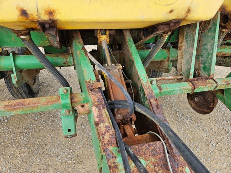 john-deere-7000-image-11