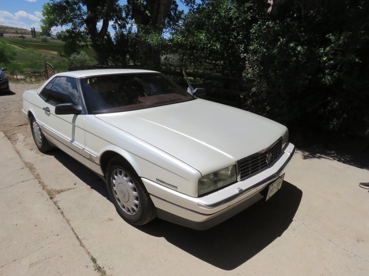1993-cadillac-allante-convertible-image-1