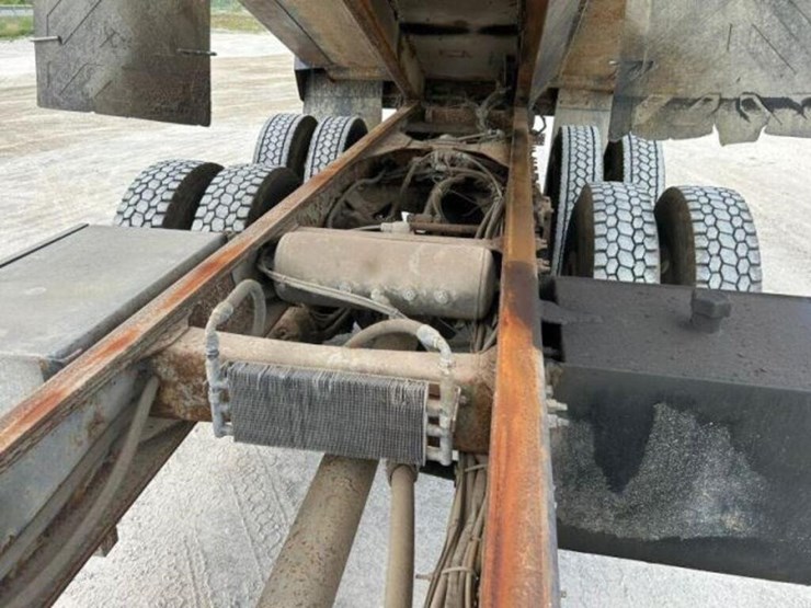 2005-volvo-tri/a-dump-truck-4v5k99gh55n391882-image-45