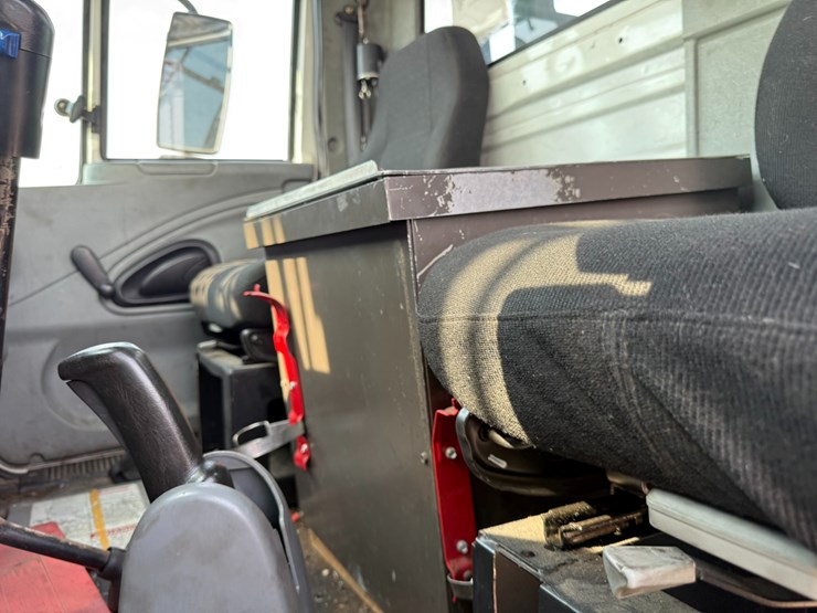 2005-international-durastar-4300-image-124