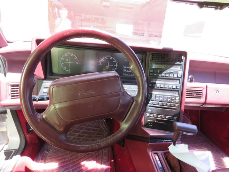 1993-cadillac-allante-convertible-image-9
