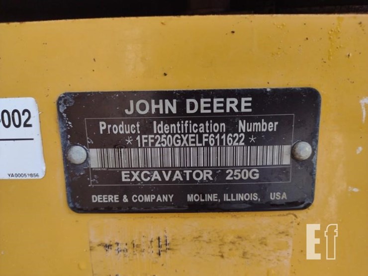 2021-deere-250g-lc-image-5