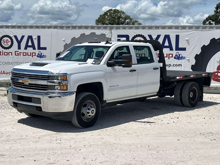 2018-chevrolet-silverado-3500hd-image-1