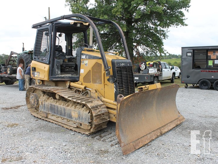 2011-caterpillar-d4k-xl-image-1