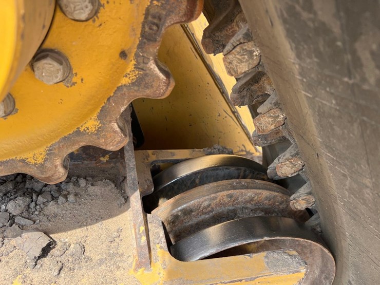 2020-caterpillar-299d3-image-10