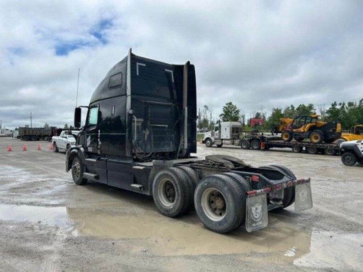 2016-volvo-t/a-hiway-tractor---sleeper-4v4nc9eh7gn-image-6