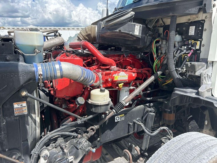 2016-kenworth-t880-image-7
