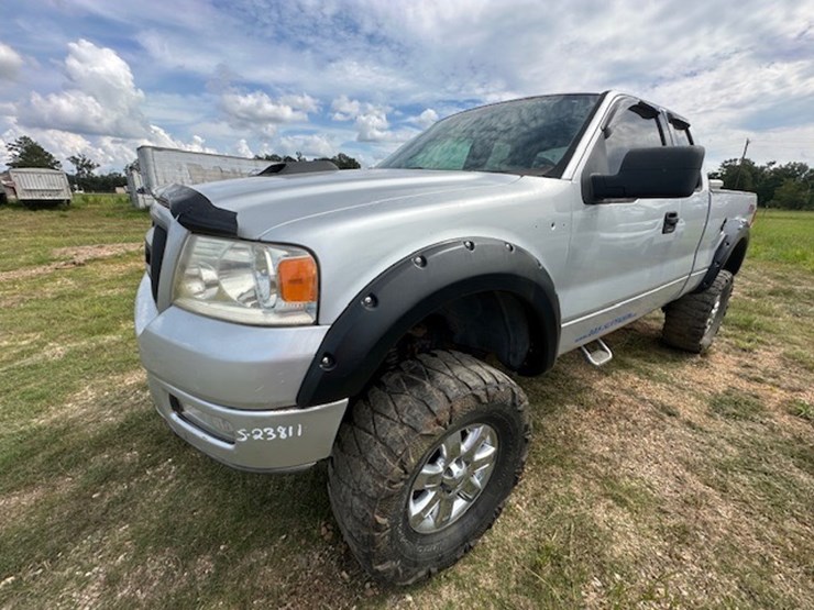 2004-ford-f150-image-17
