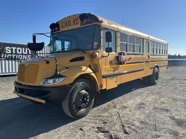 2013-ic-pb10500-school-bus-image-1