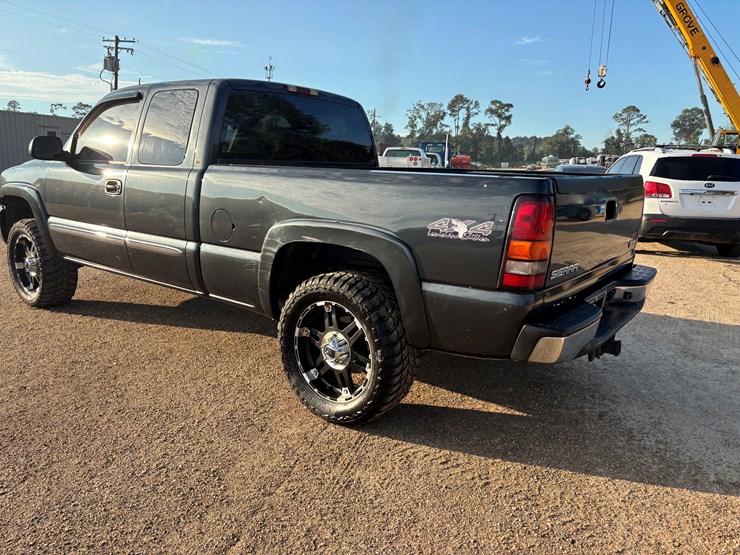 2004-gmc-1500-image-4