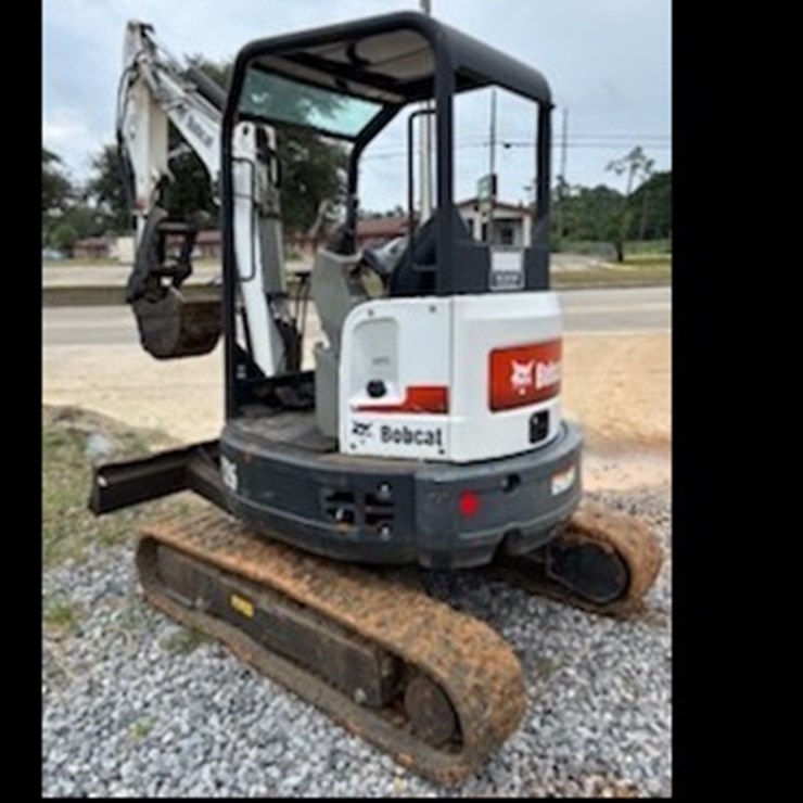 2017 BOBCAT E26