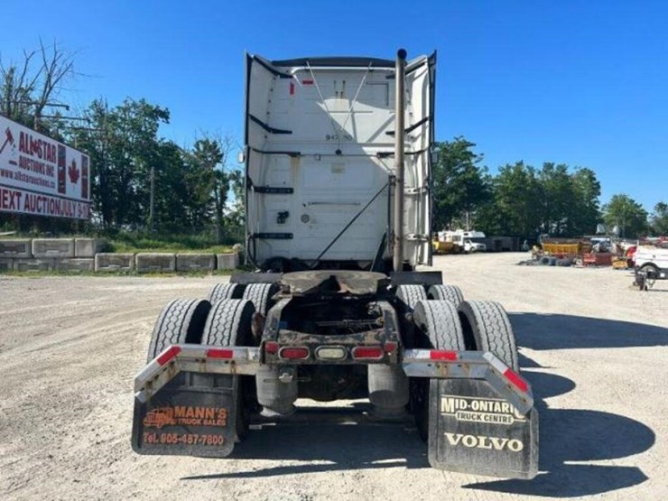 2015-volvo-t/a-hiway-tractor---sleeper-4v4nc9eh3fn-image-8