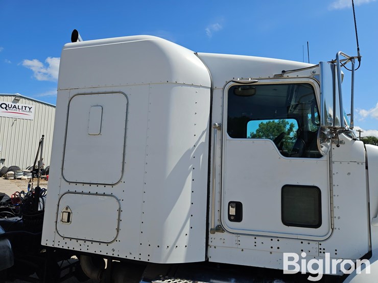 2006-kenworth-t800-image-19