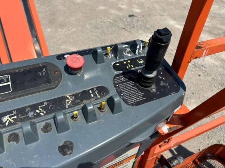 2013-jlg-660sj-image-19