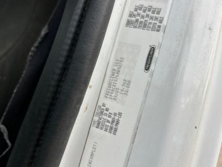 2006-freightliner-business-class-m2-106-image-9