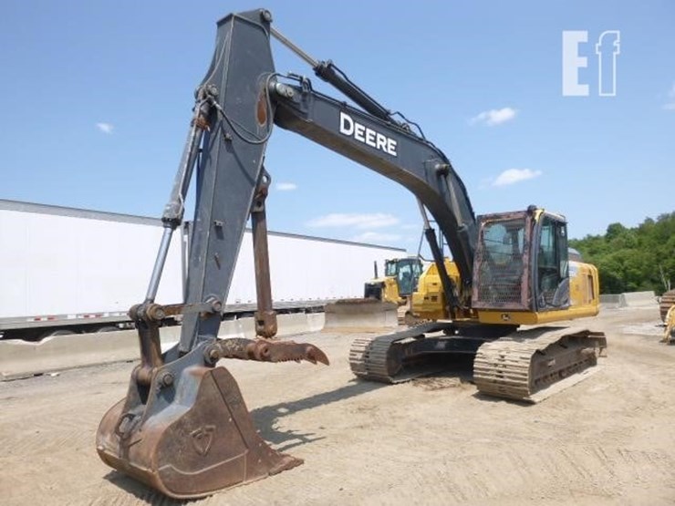 2017-deere-210g-lc-image-47