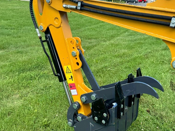 2025-cfg-industrial-mx12rx-mini-excavator-...-unused-image-5