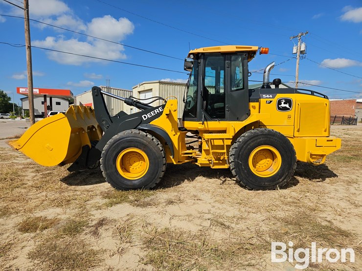2022-john-deere-544-image-8